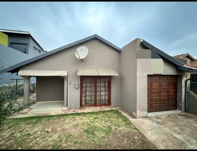3 BEDROOM HOUSE FOR SALE IN CLOVERDENE